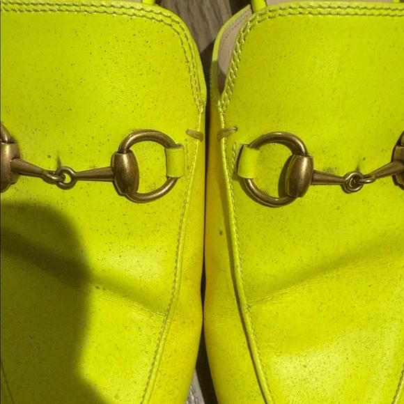 Gucci Women's Bright Yellow Mules with Gold Detail - Picture 3 of 6